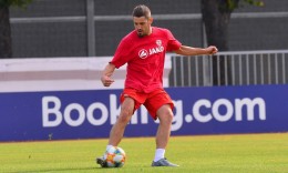 Arijan Ademi udhëton në Zagreb, do të jetë në dispozicion për Italinë dhe Maltën